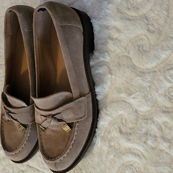 Tommy Hilfiger Women's Suede Shoes Size 7 1/2 - Picture 4 of 11